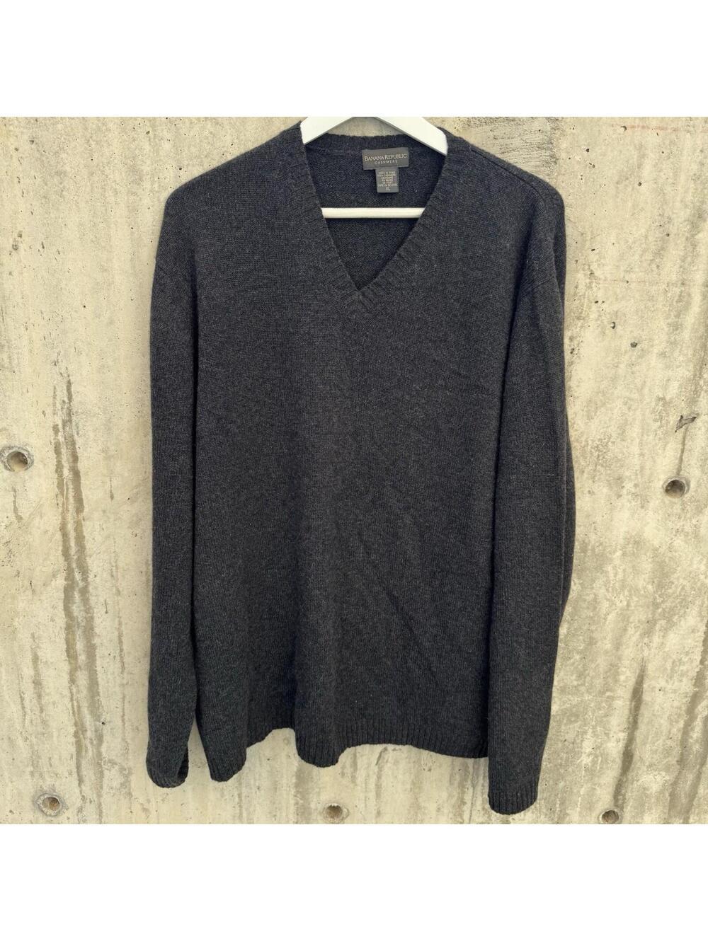 Banana Republic Men’s XL Cashmere Sweater Gray V Neck Excellent